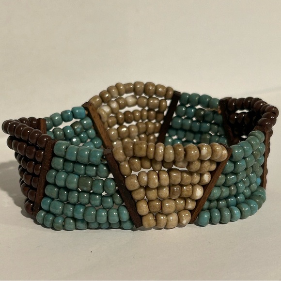 Intricate Brown and Green Beaded Bracelet - Picture 6 of 9